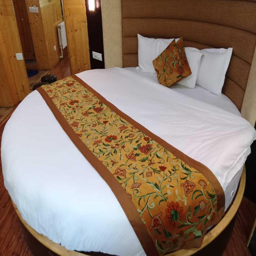 Hotel Sheen Srīnagar Kültér fotó