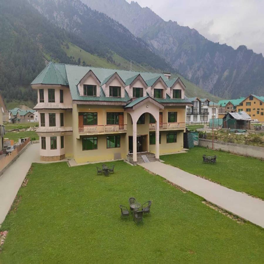 Hotel Sheen Srīnagar Kültér fotó