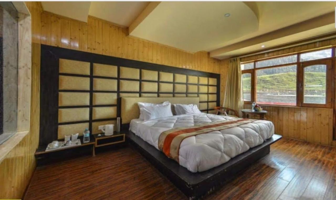 Hotel Sheen Srīnagar Kültér fotó