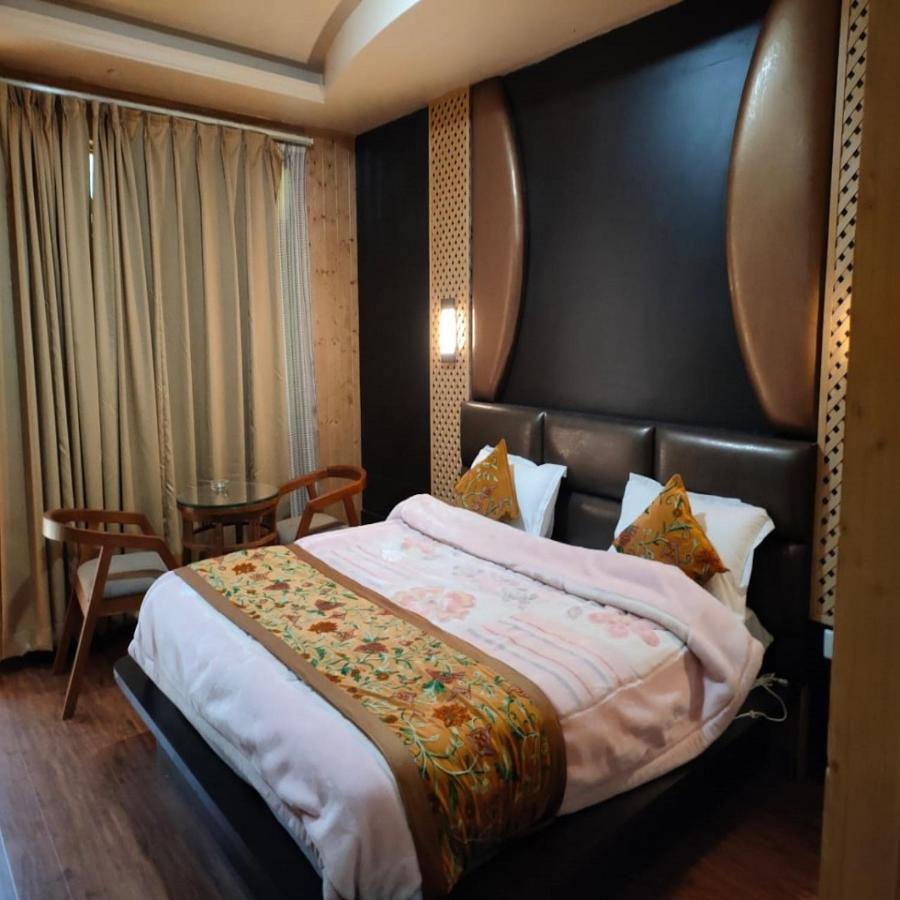 Hotel Sheen Srīnagar Kültér fotó