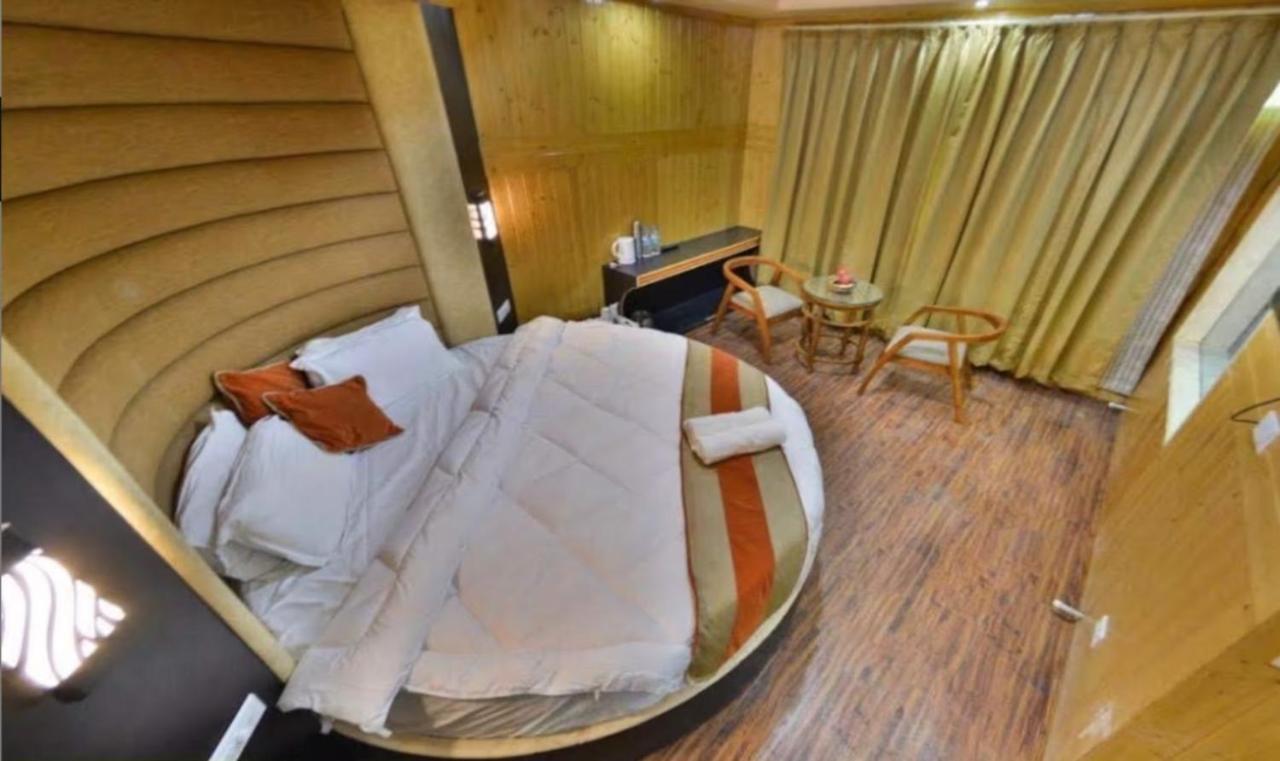 Hotel Sheen Srīnagar Kültér fotó