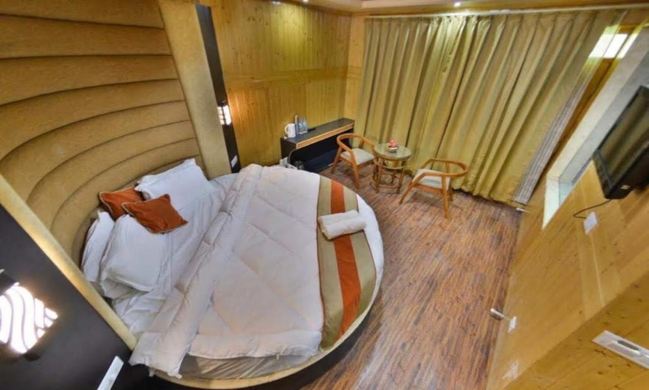 Hotel Sheen Srīnagar Kültér fotó